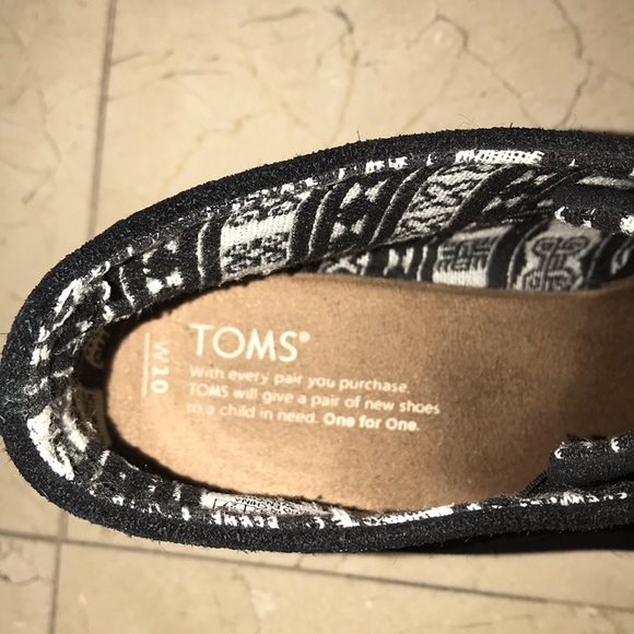 Black Suede Toms Desert Wedges - Picture 6 of 7